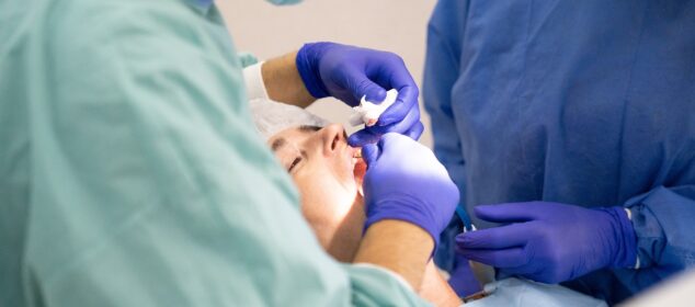 Tot ce trebuie să știi despre implantul dentar